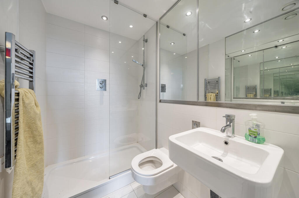 1348546-14-68b9b1...