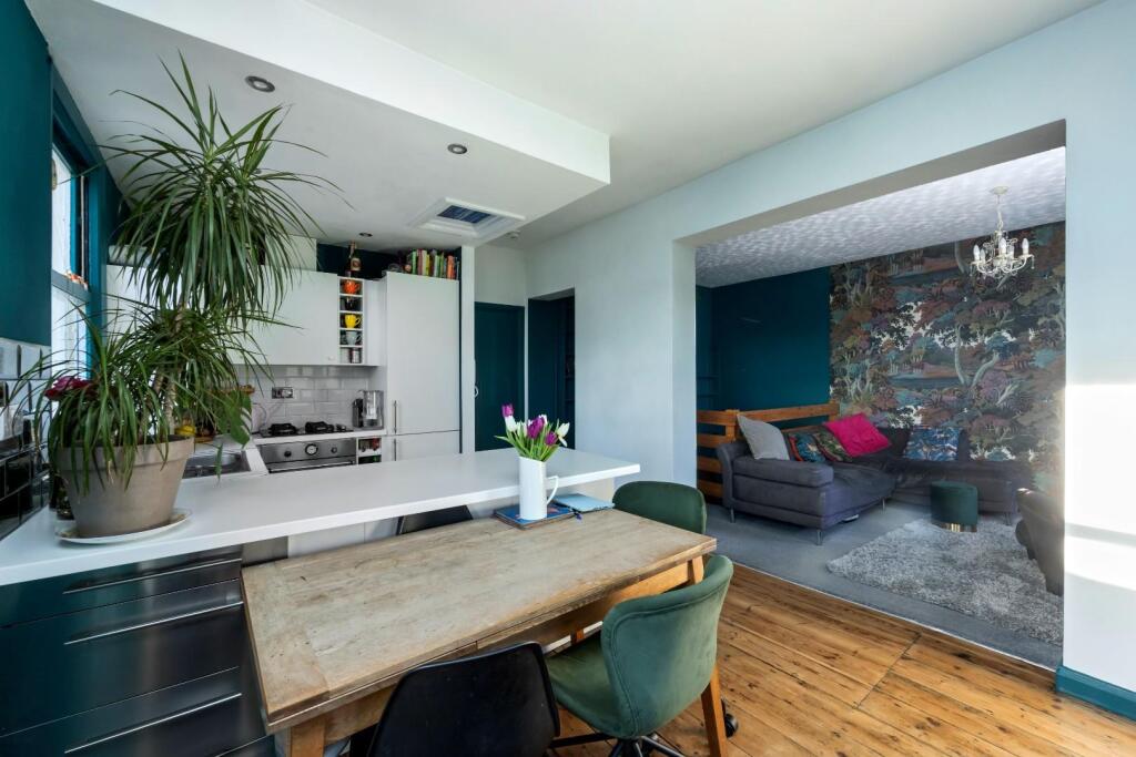 Lansdowne Place, 82, Flat 11-001.JPG
