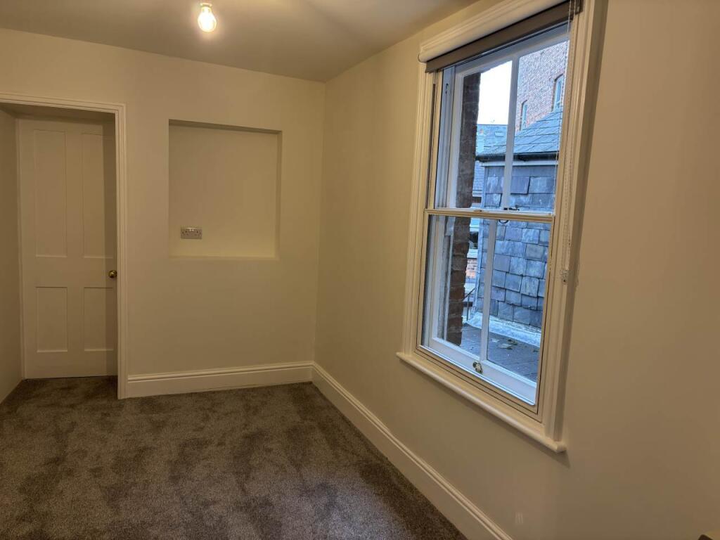 18a Monson Colonnade