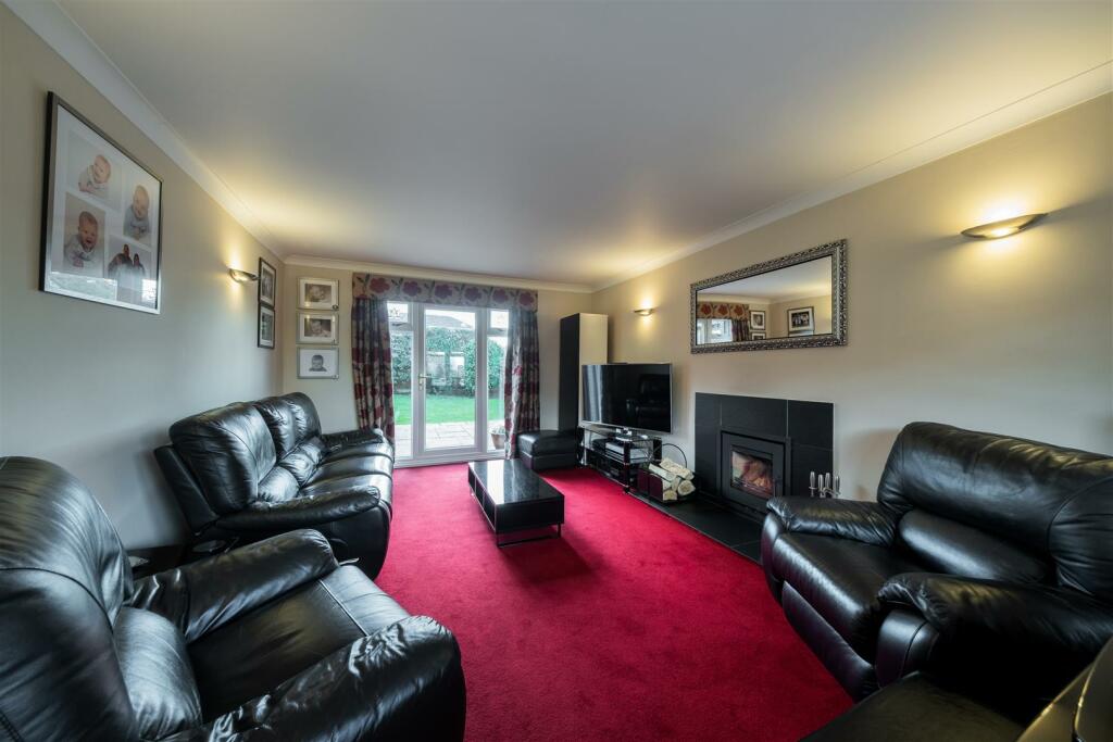 2 Barnside Way-012.jpg