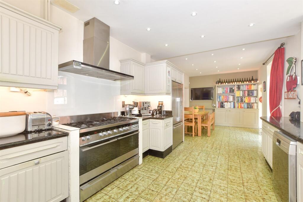 Kitchen/Breakfast Room