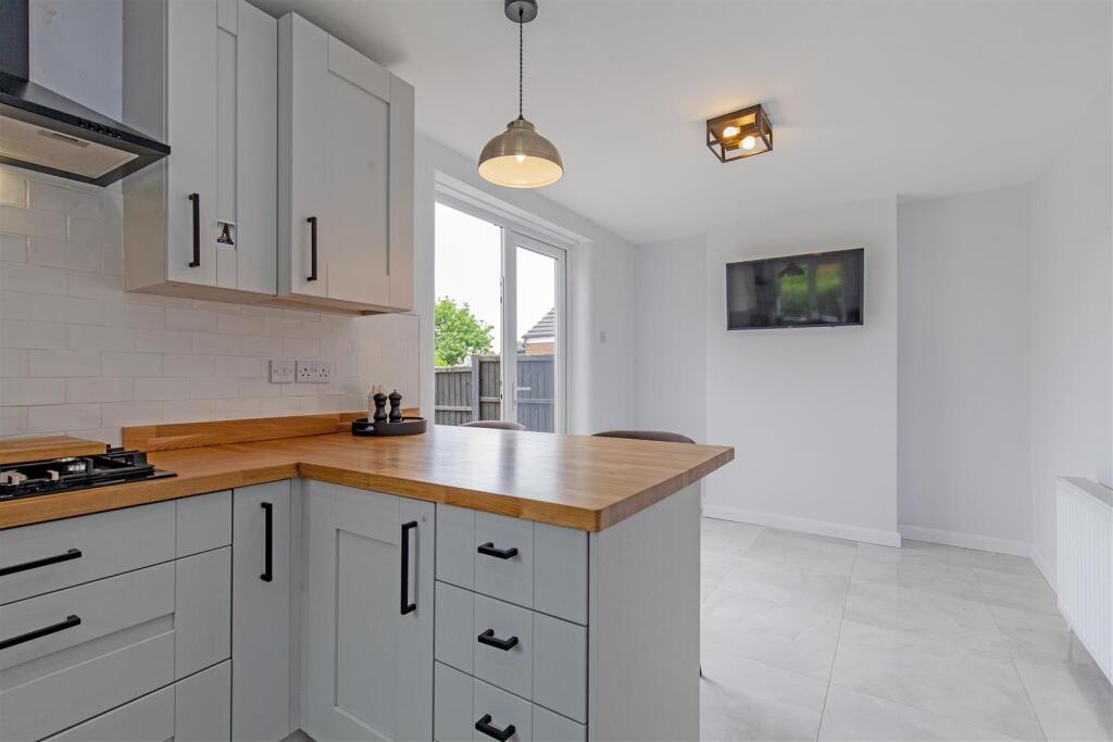 Fabulous Dining Kitchen