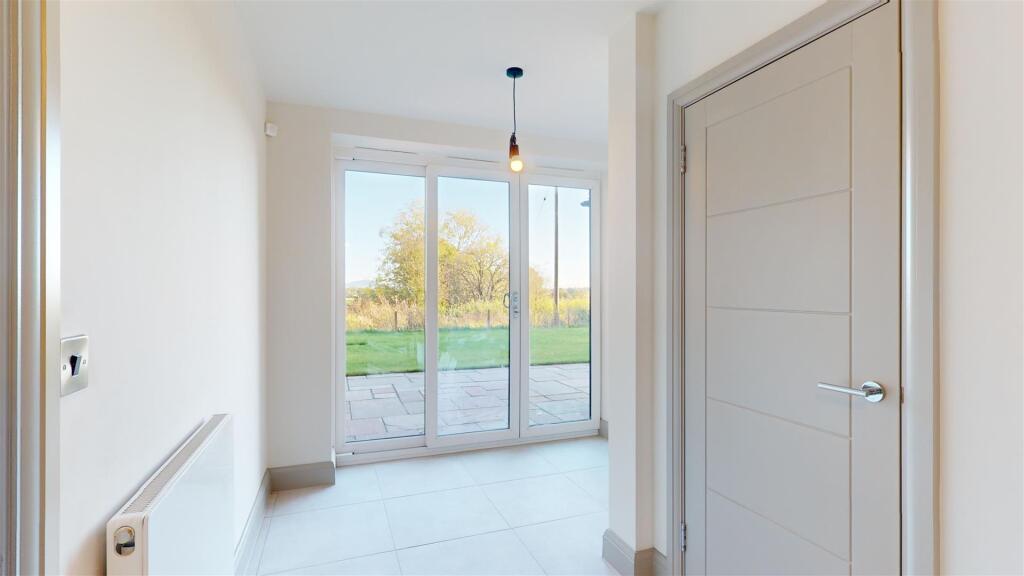 King Edwards Fields 5 Hallway.jpg