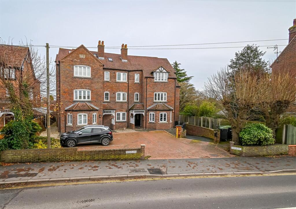 5 Westgate Lawns-2.jpg