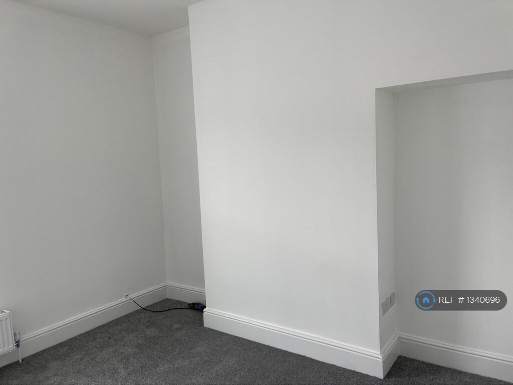 Double Room With Radiator And Fitted Wooden Blind