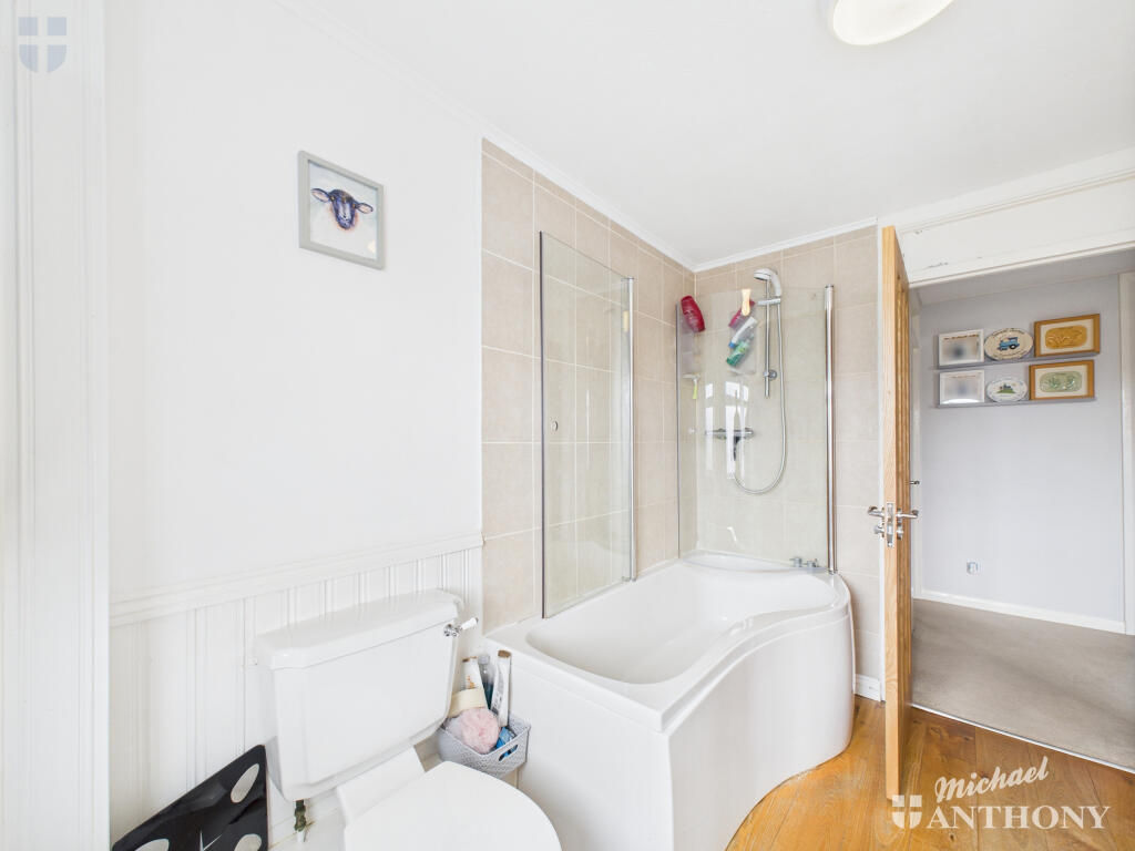 CAM03218G0-PR0705-STILL024