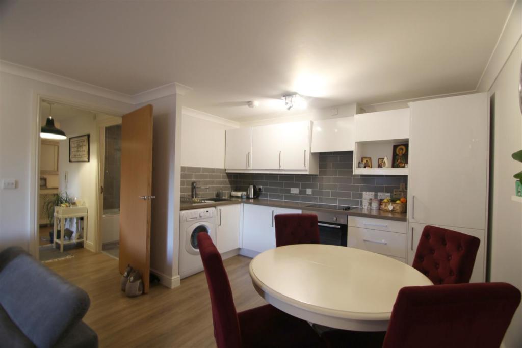 kitchen area.jpg