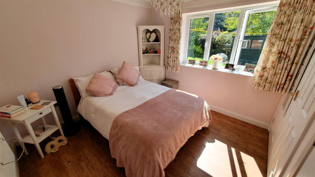 Annexe bedroom.jpg