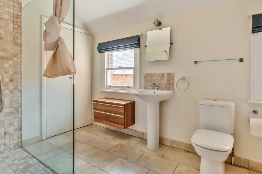 1290845-8-68249b6...