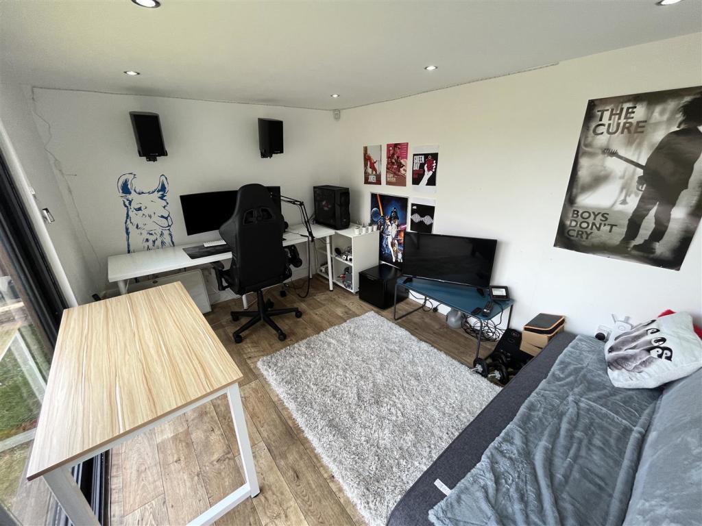 Garden Room.jpg