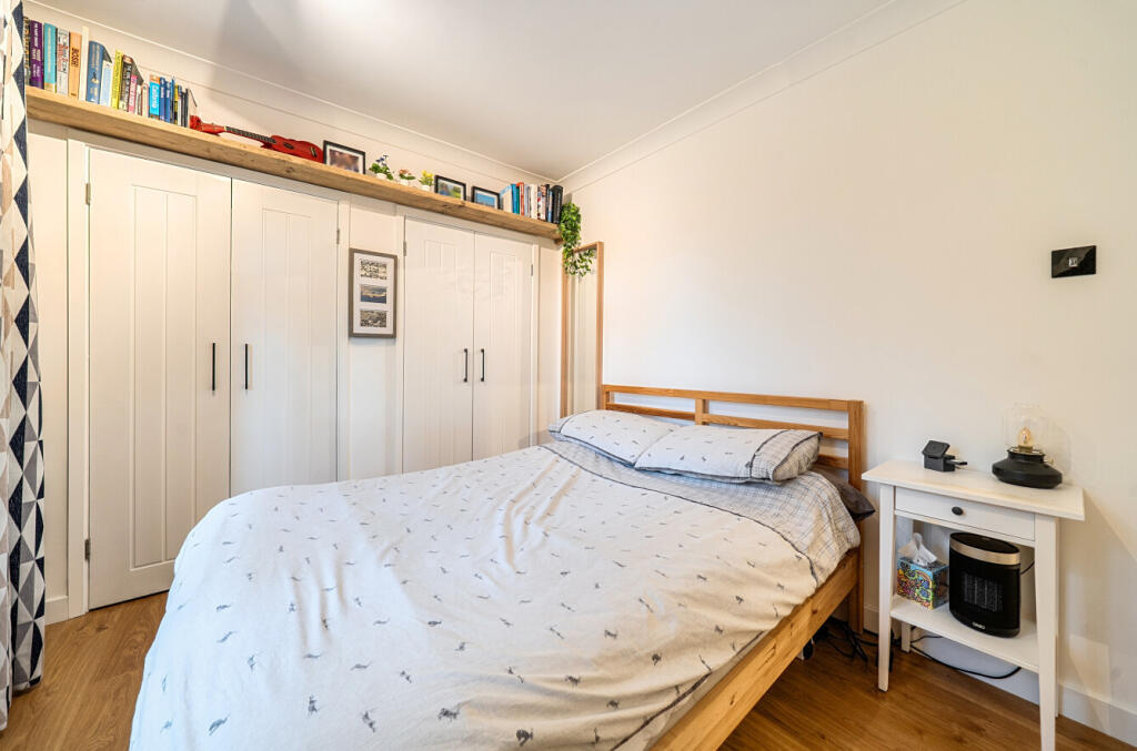 1383097-8-6925bb0...