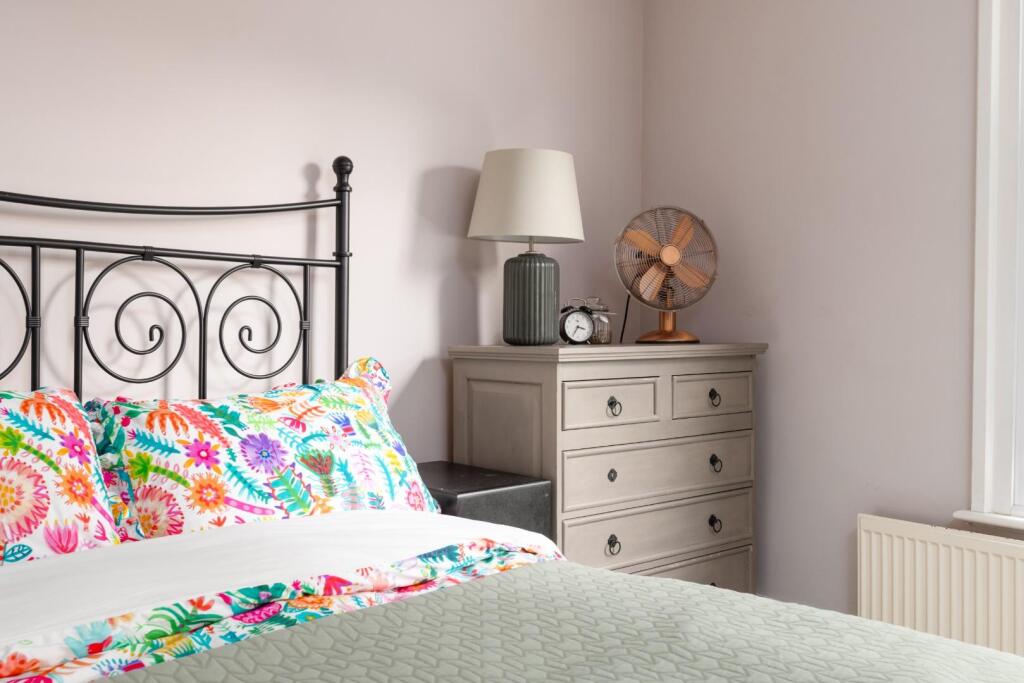 33 Eldon Terrace, BS3-16.jpg