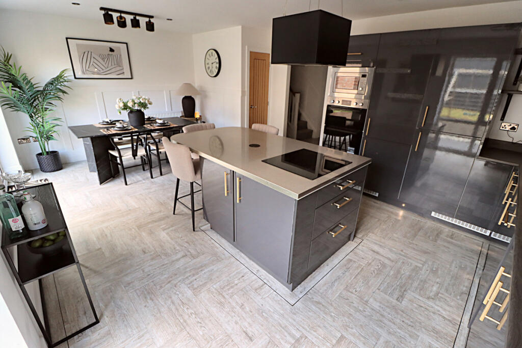 Kitchen / Diner / Family Room