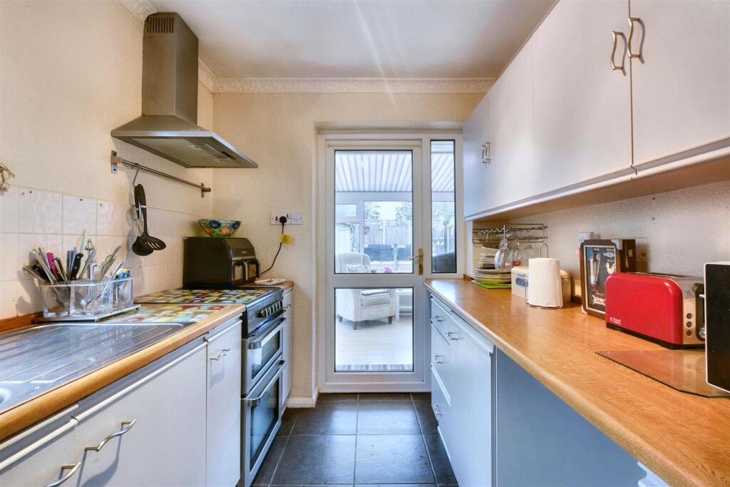 Kitchen_2.jpeg