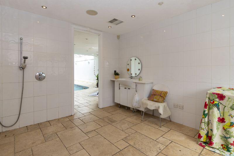 Annexe Wet Room
