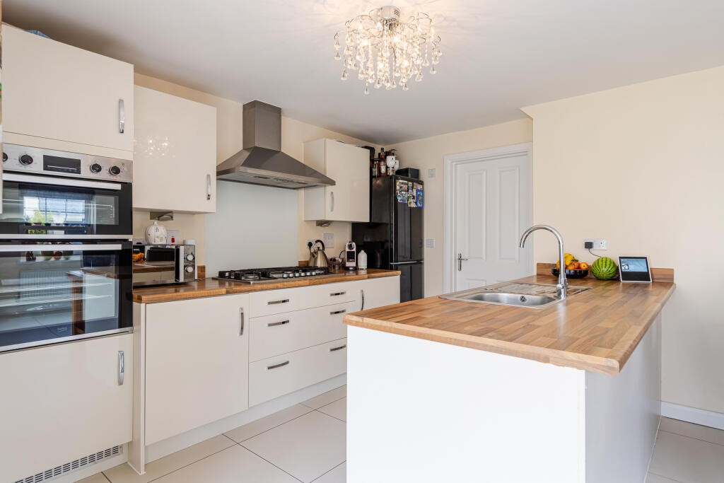 A17 - 16 Orchard Road, Brixton - 250919