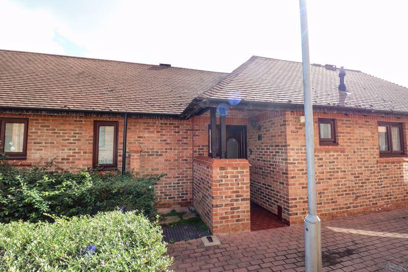 Knowles Green, Bletchley, Milton Keynes