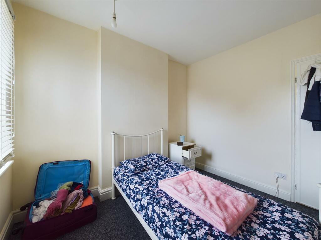 Bedroom 2.jpg