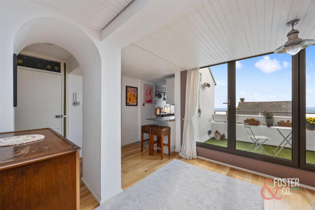 Powis Square, 17, Flat 5-012.jpg