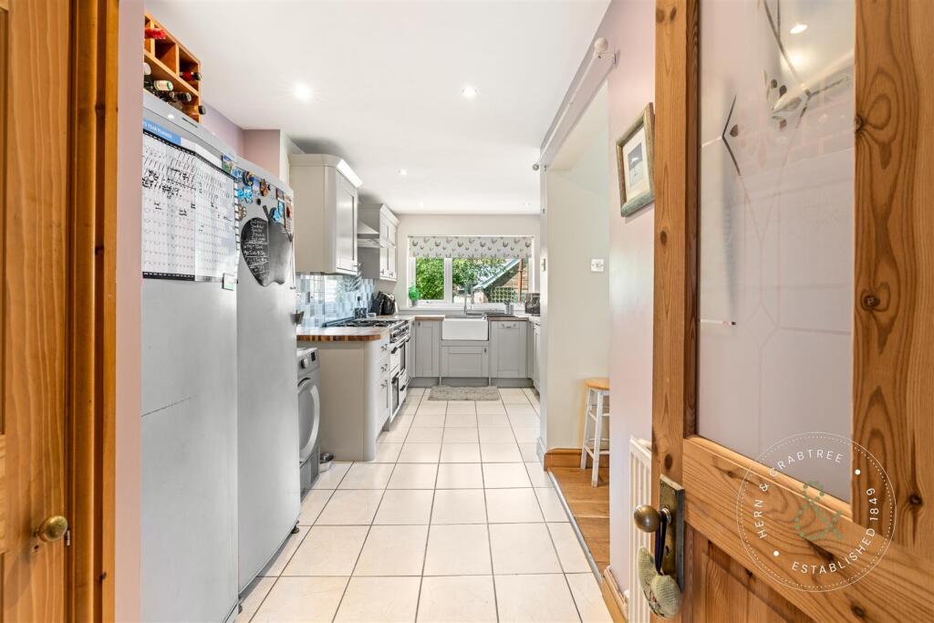 Fairwater Grove East, Hern Crabtree (11).jpg