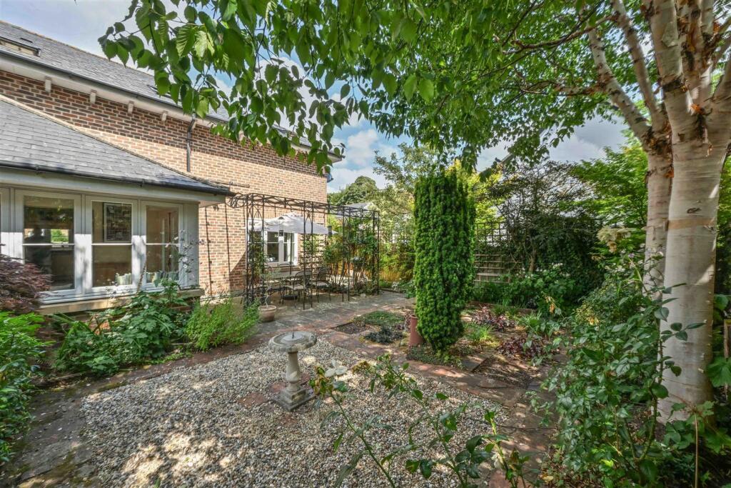 Rear garden.JPG