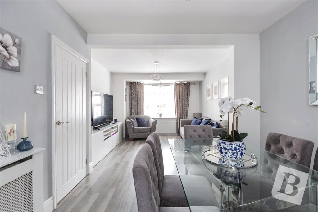 Living/Dining Area