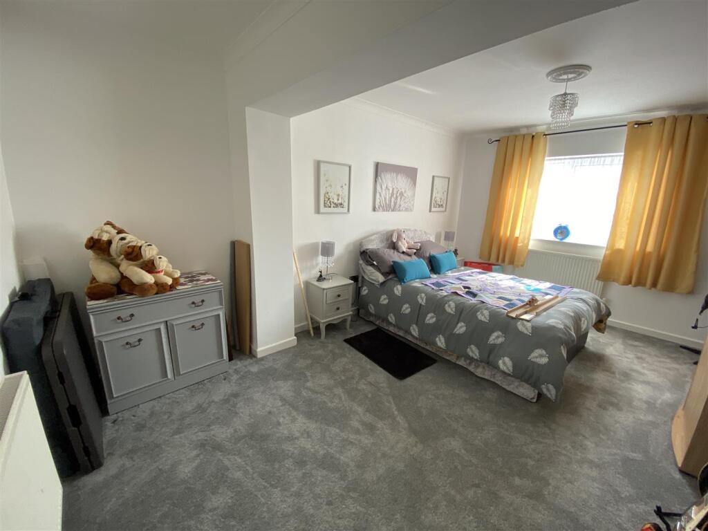 Bedroom no.2 rear double: