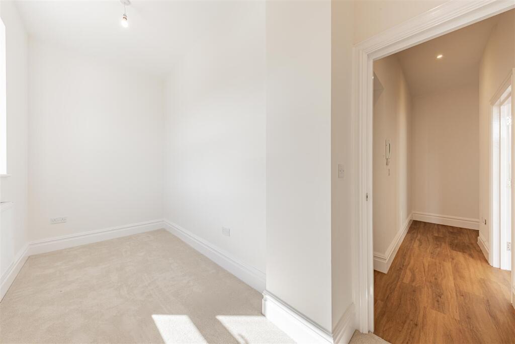 Flat 5 Pleydell Gardens for Sale by Guildcrest Est