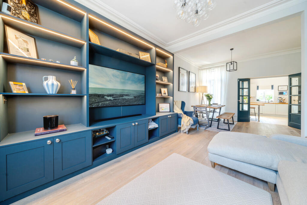 1306368-6-685001a...