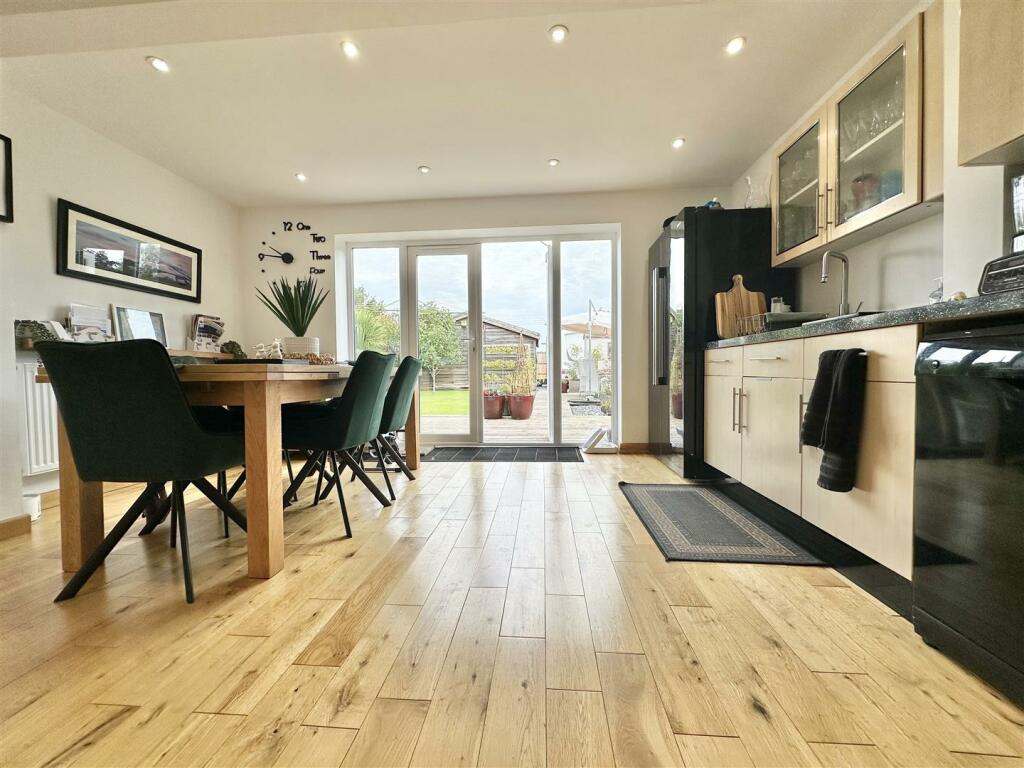 Kitchen/Family Room