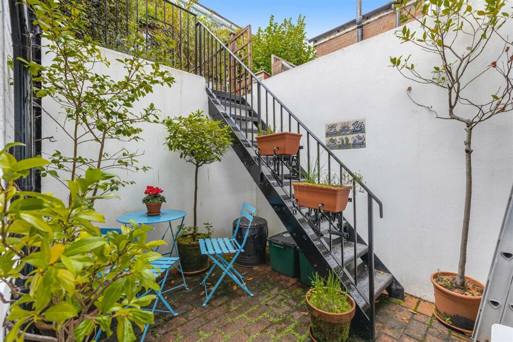 A04 - 45 Sandquay Road Dartmouth - 230911.jpg