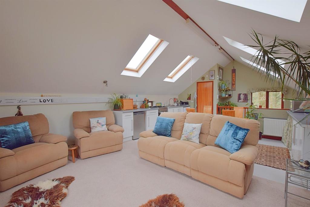 Top Floor Annexe