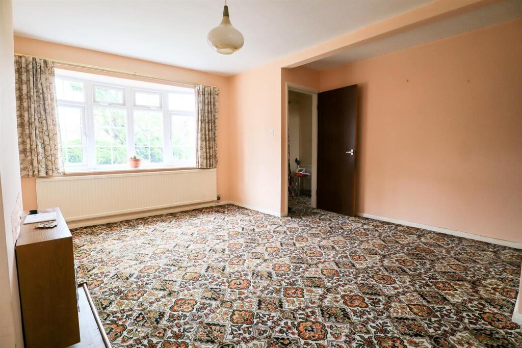 Sitting room (2).jpg