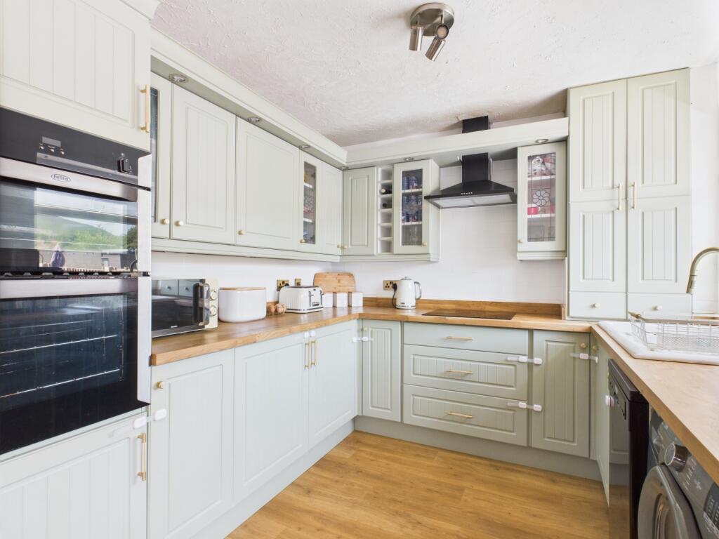 CAM03729G0-PR0092-STILL006