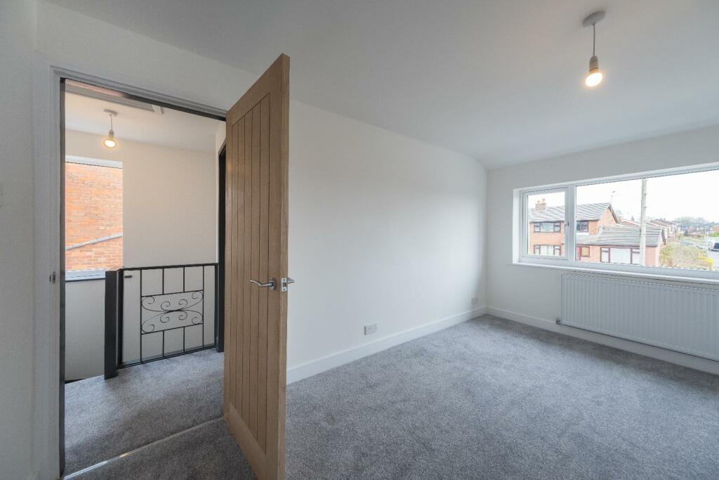 23 Oathills Drive-016.jpg