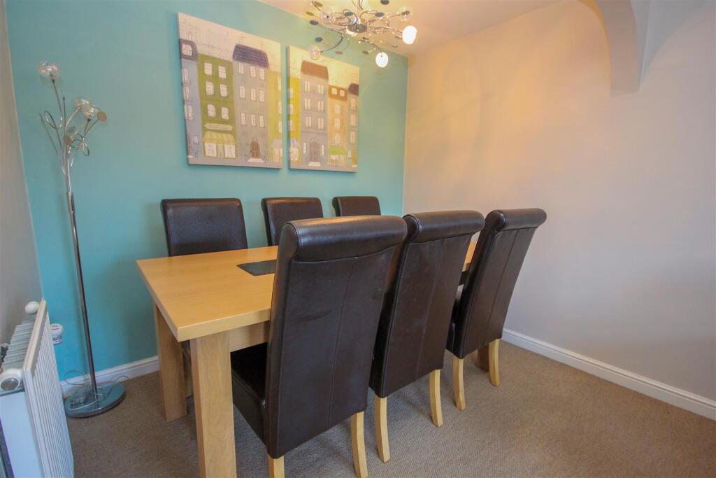 Dining Area.jpg