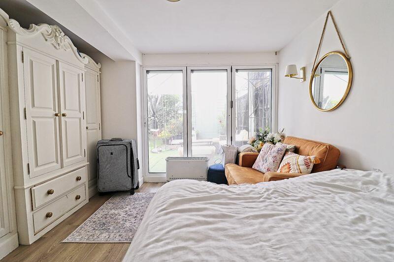 Bedroom/Reception