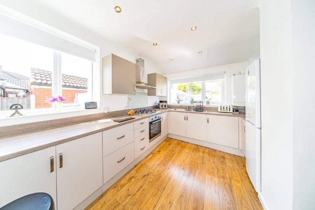 7 Cliftonville kitchen.jpg