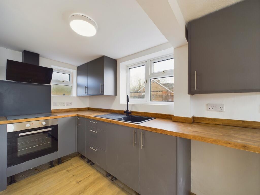 CAM01909G0-PR0285-STILL016