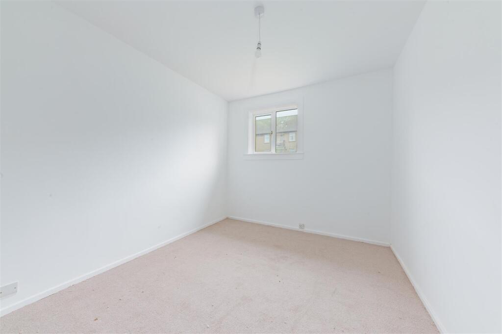 5 Ballantrae Terrace Dundee-6.JPG