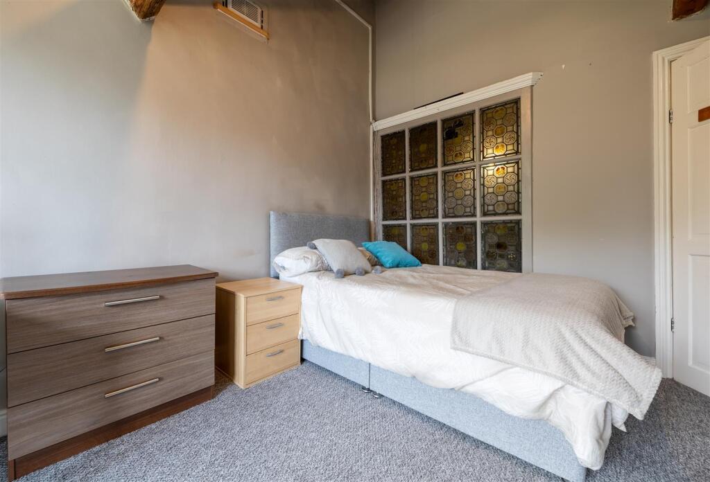 23 Castle Hill Flat 3_4.jpg