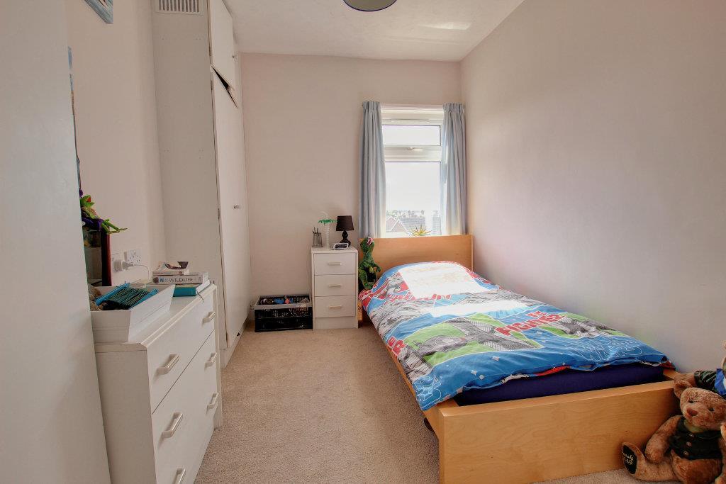 BEDROOM 3 (REAR)