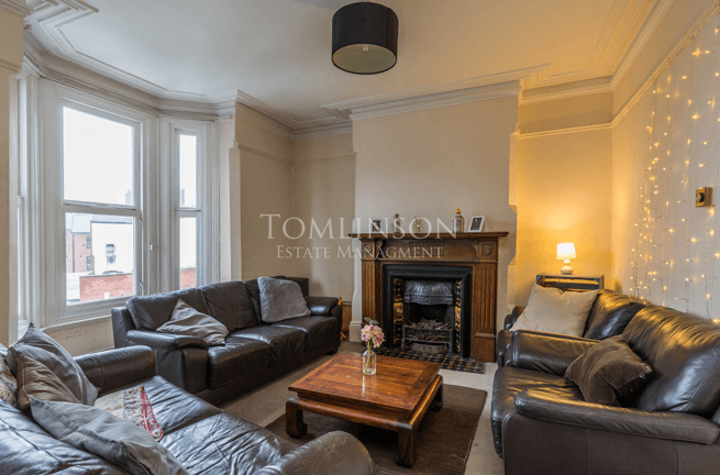 3 Bedroom upper floor flat - HMO
