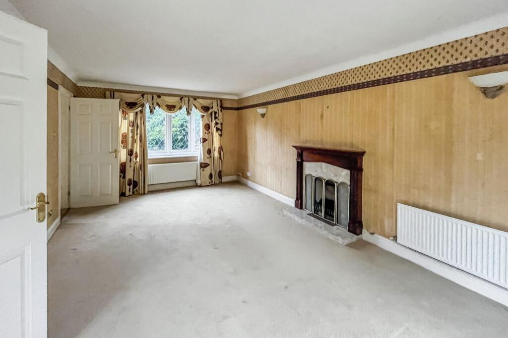 1 Deacon Place, Caterham, Surrey, CR3 5FN