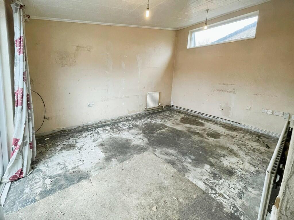 e00949fc-front 20...