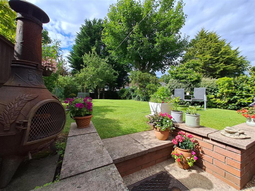 Pleasant Rear Garden