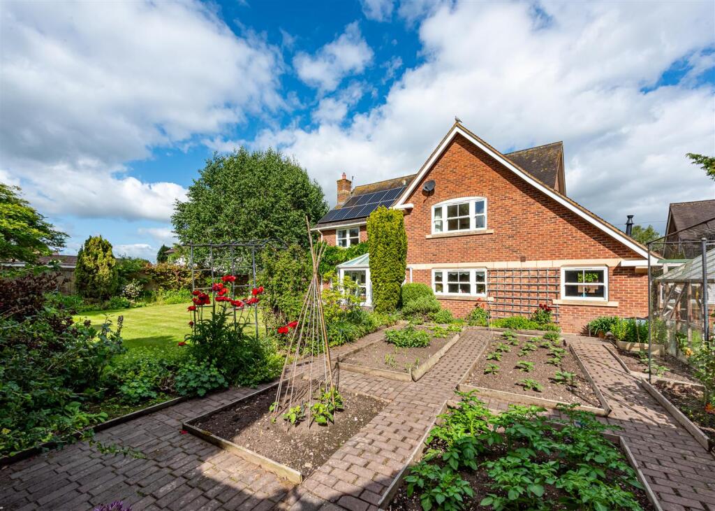 20 Cross Road-garden3.jpg