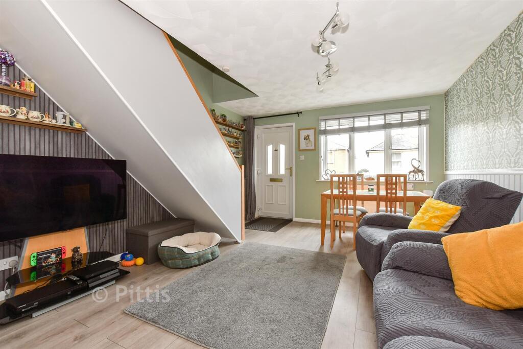 Lounge/ Dining Room