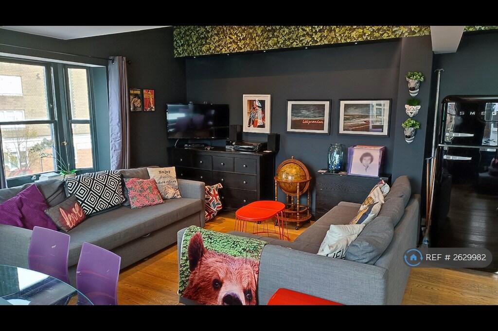 Lounge 2
