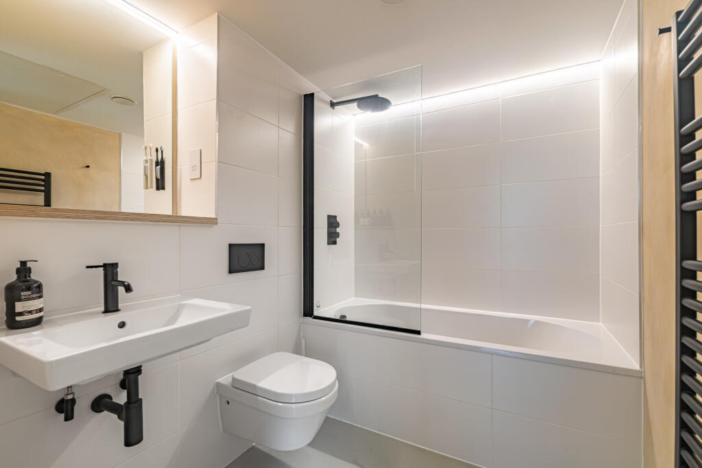 bedroom1ensuite